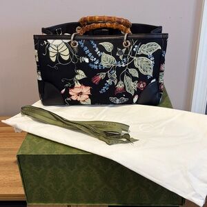 Gucci Black Flora Bamboo Shopper
Handbag Kris Knight Medium Canvas
Leather 2 Way